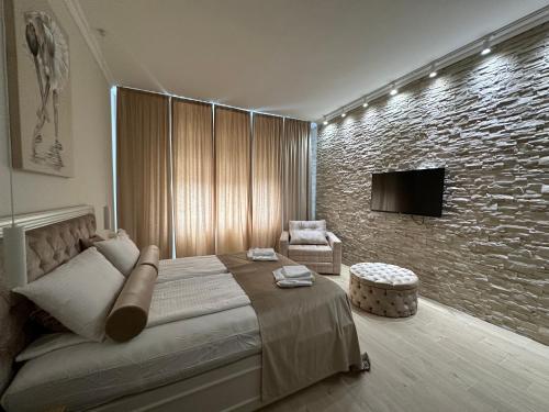 Moderan enterijer Apartmana Modena u pešačkoj zoni Novog Sada pored Trga slobode.