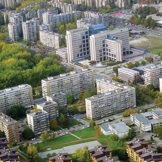 Novi Sad Limani i Grbavica stan na dan smestaj blizu Promenade Spensa i plaze Strand zgrada sa garazom parking