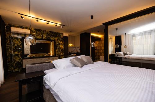 Hotel Kron Novi Sad stan na dan smestaj u Bulevaru kralja Petra kod Novosadskog sajma sa djakuzijem restoranom liftom parkingom