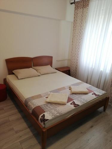 Apartman DUNAVSKI KEJ Novi Sad stan na dan smestaj na Beogradskom keju pored Vajb kafe bara sa pogledom na Dunav parking