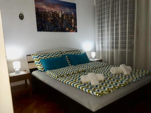 Apartman BANE021 Novi Sad stan na dan smestaj u Djordja Rajkovica na Podbari kod Dunavskog keja sa parkingom